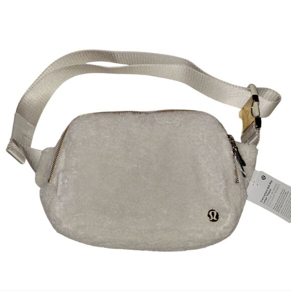 LULULEMON NWT WHITE OPAL/GOLD HARDWARE FLEECE EVERYWHERE BELT BAG LARGE 2L - Picture 1 of 14